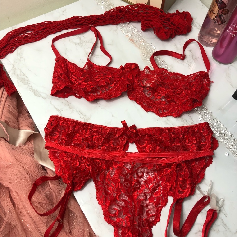 Lingerie Bundle - Picture 7 of 9